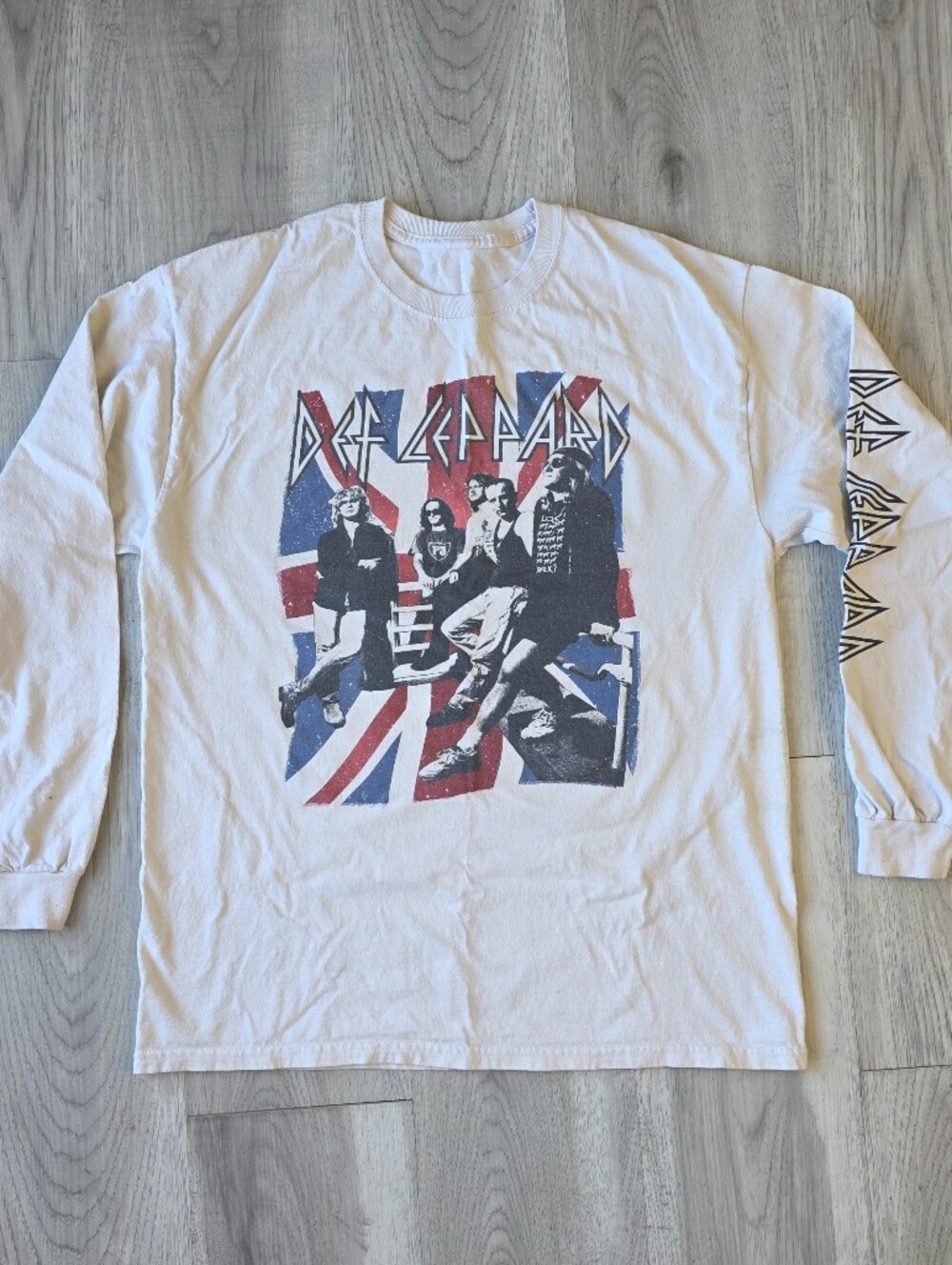 Def Leppard Union Jack Long Sleeve Band Tee – Estimated Large